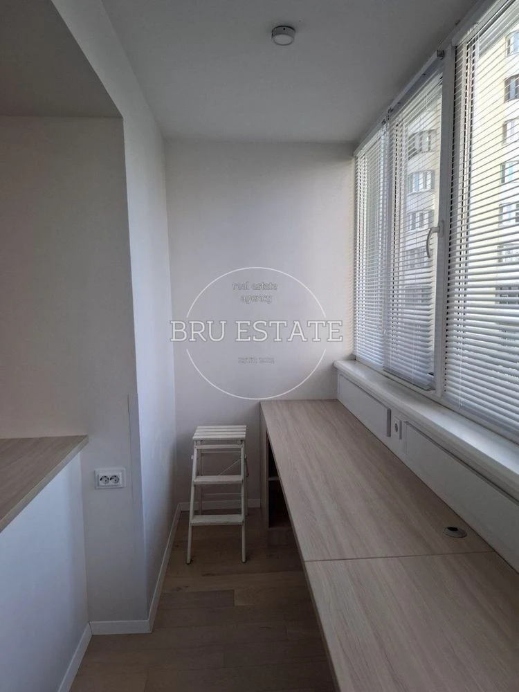 Apartment for Sale - Euro 2, 46 sq m, Poznyakiv, Ахматової 2nd floor