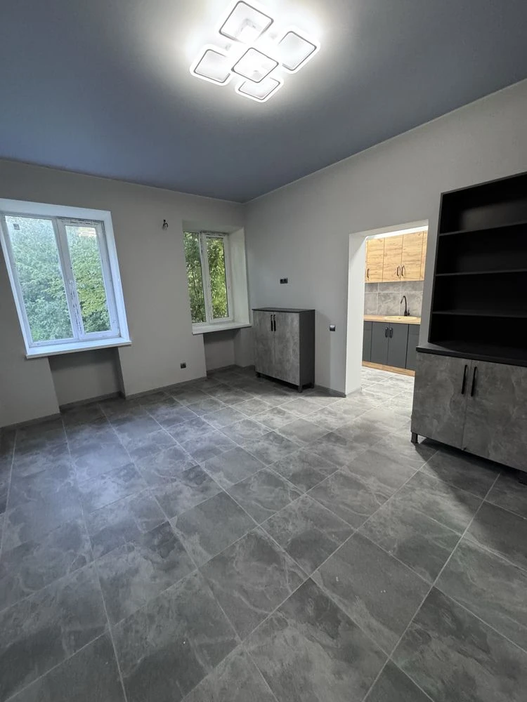 Sale of 1-room apartment, left bank