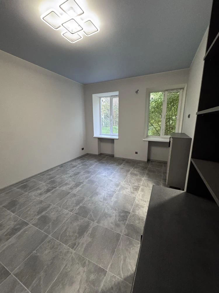 Sale of 1-room apartment, left bank