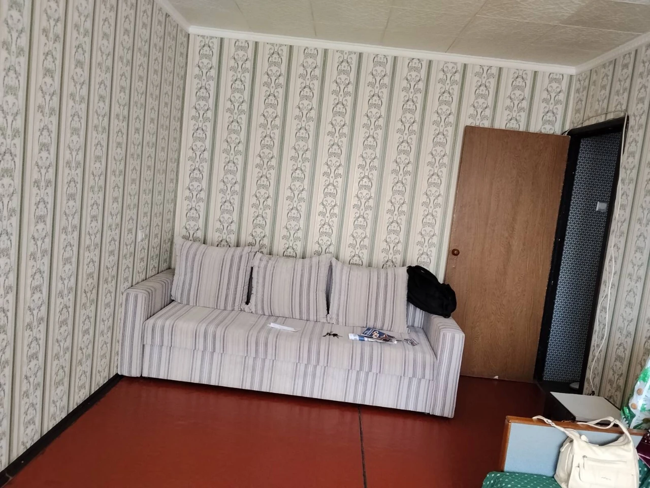 Продаю двухкомнатную квартиру. Общая площадь 60 кв. м.