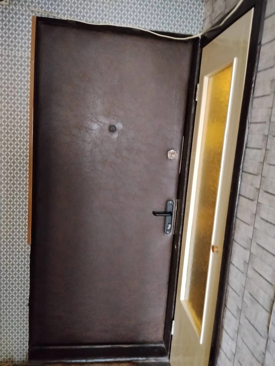 Продаю двухкомнатную квартиру. Общая площадь 60 кв. м.