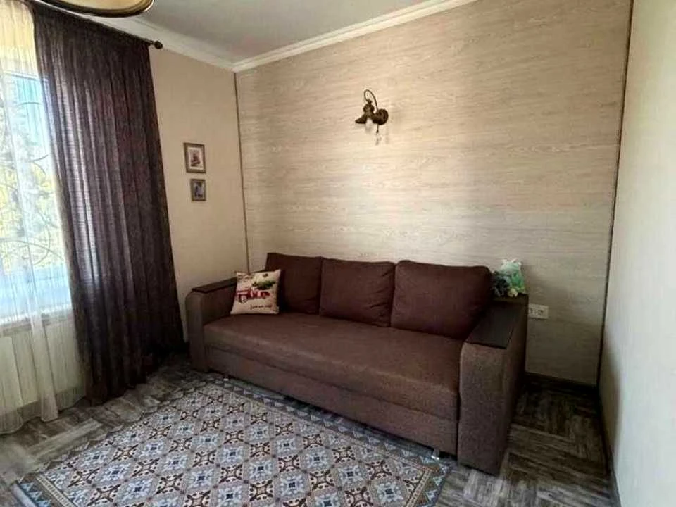 Дом. Дніпро, вулиця Варварівська