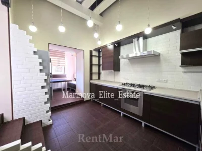 2-room multi-level apartment Marazlievskaya / Nakhimova