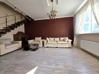 2-room multi-level apartment Marazlievskaya / Nakhimova