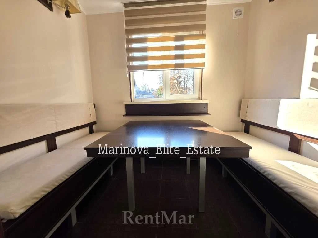 2-room multi-level apartment Marazlievskaya / Nakhimova