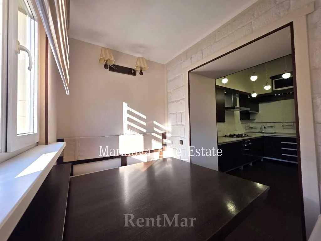2-room multi-level apartment Marazlievskaya / Nakhimova