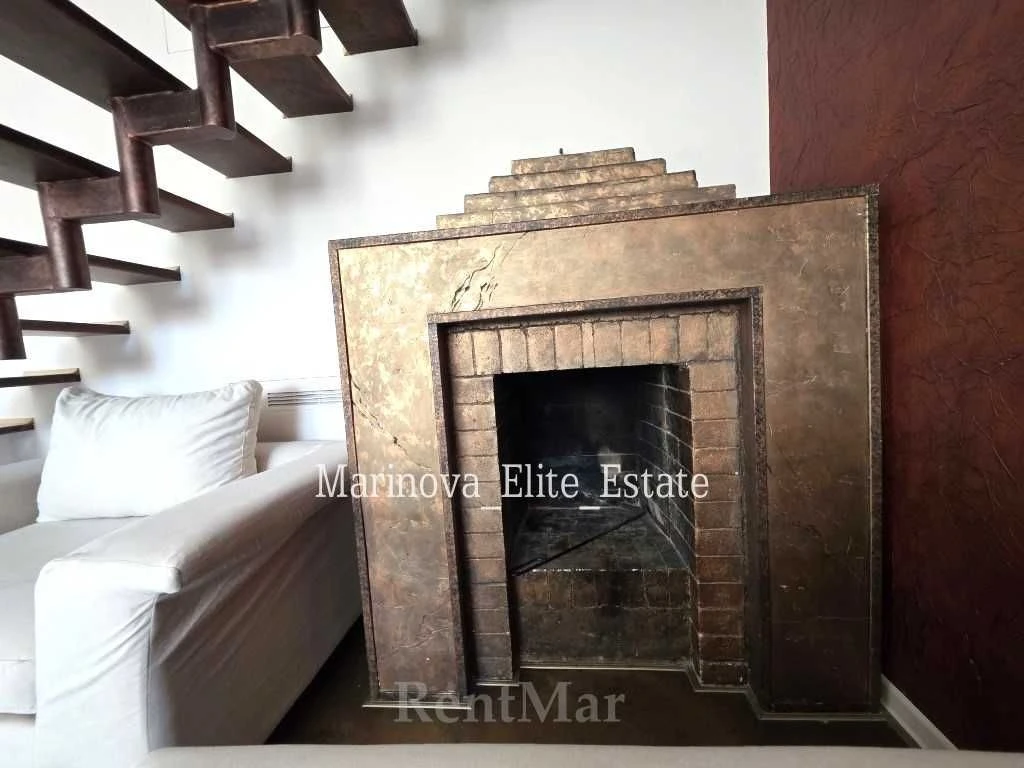 2-room multi-level apartment Marazlievskaya / Nakhimova