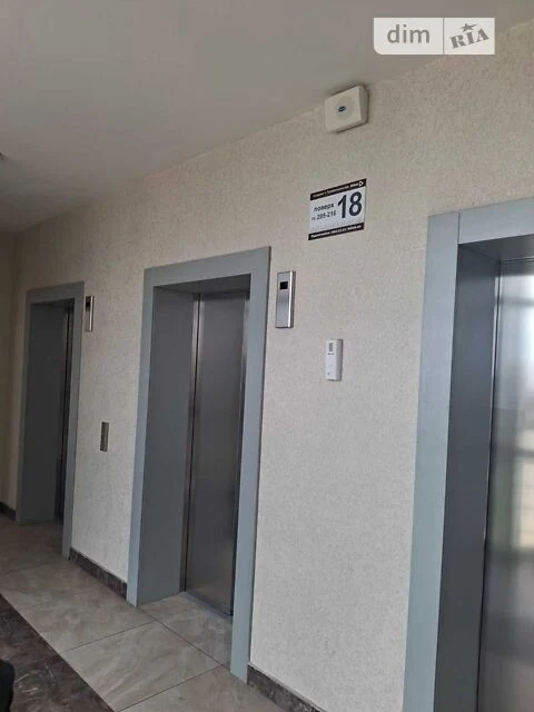 Продаж 2к квартири 73.4 кв. м на вул. Митрополита Василя Лип