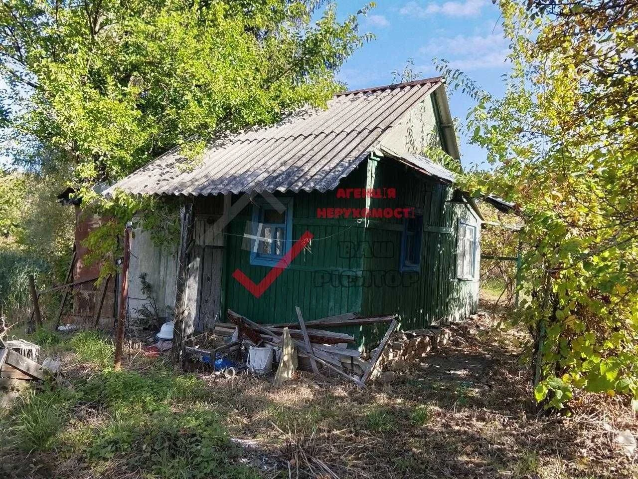 Продам ділянку 12 соток із власним озером та дачним будинком