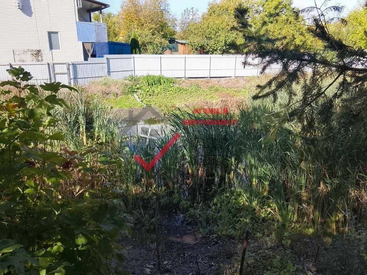 Продам ділянку 12 соток із власним озером та дачним будинком