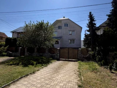 House. Uzhgorod, Vishneva st.
