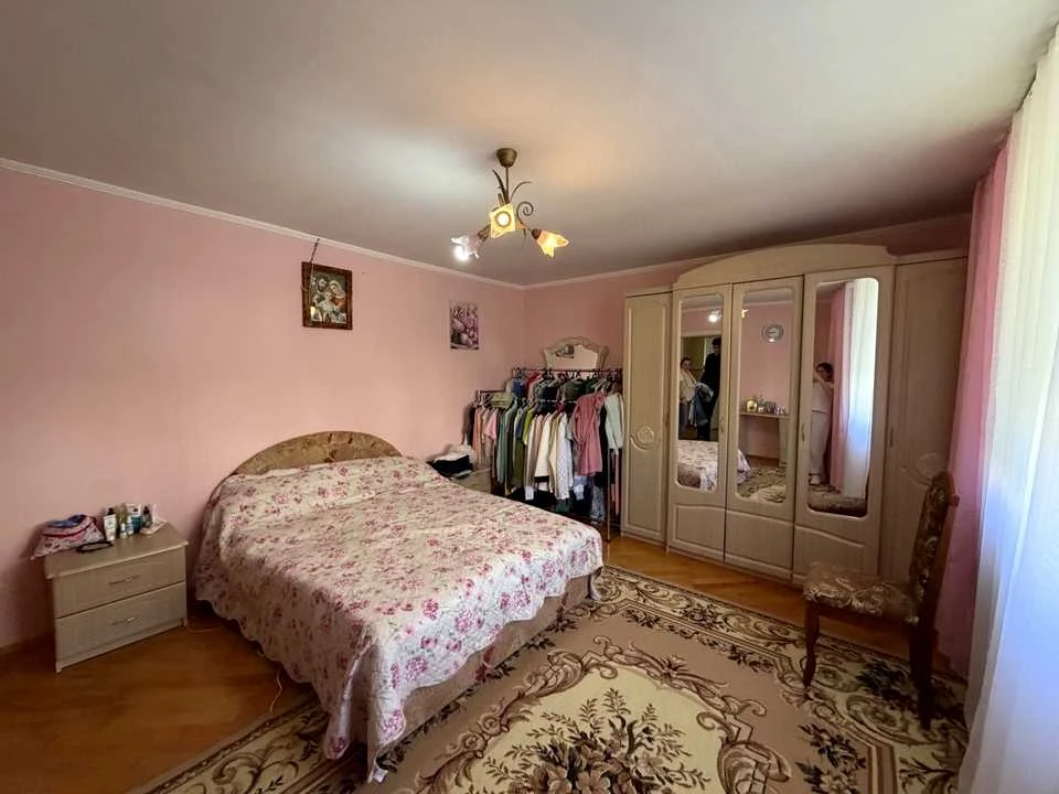 House. Uzhgorod, Vishneva st.