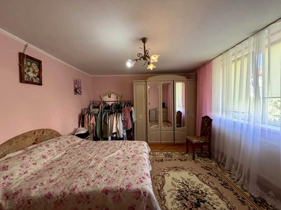 House. Uzhgorod, Vishneva st.