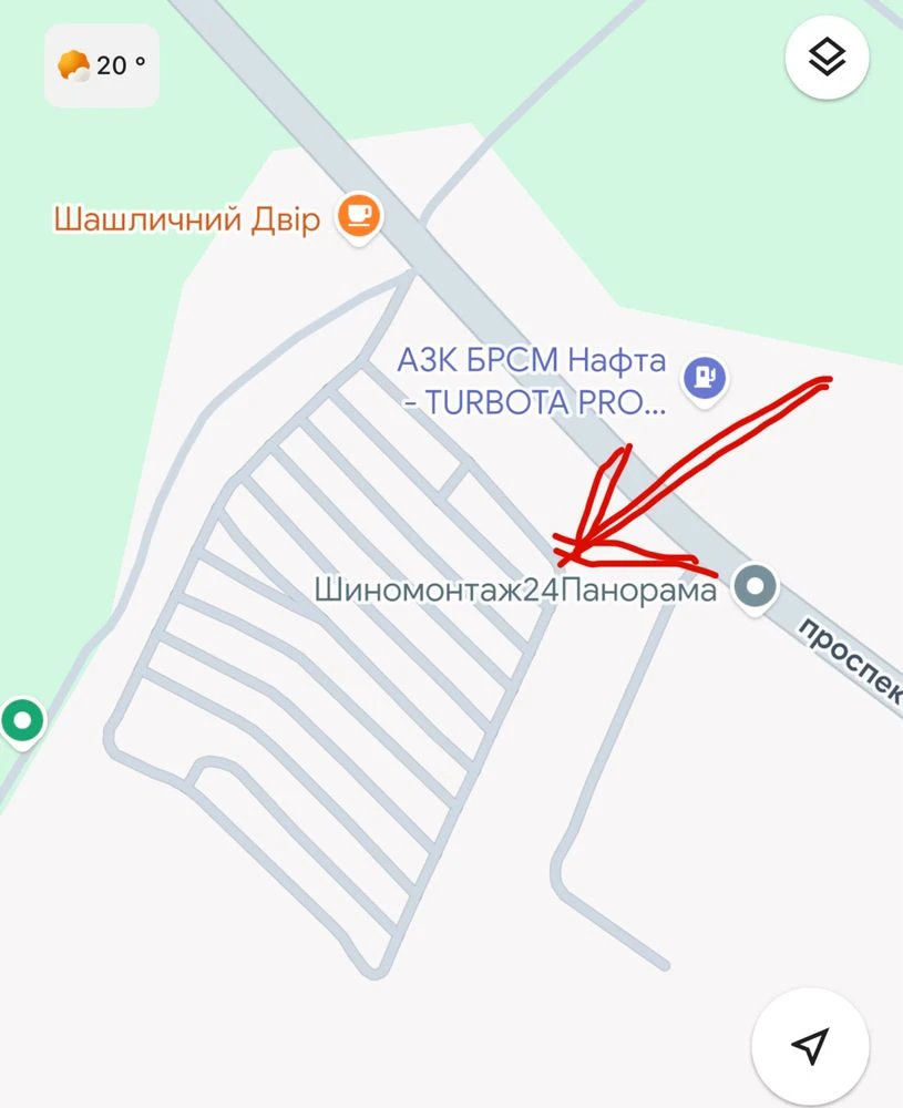 Land for sale under a garage. Exhibition / Gas Station