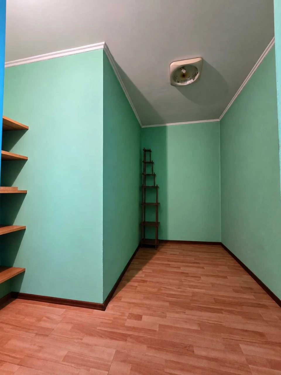 Продається 3-кімнатна квартира в НОВІЙ БУДОВІ на вулиці ГОЛОВНІЙ | район