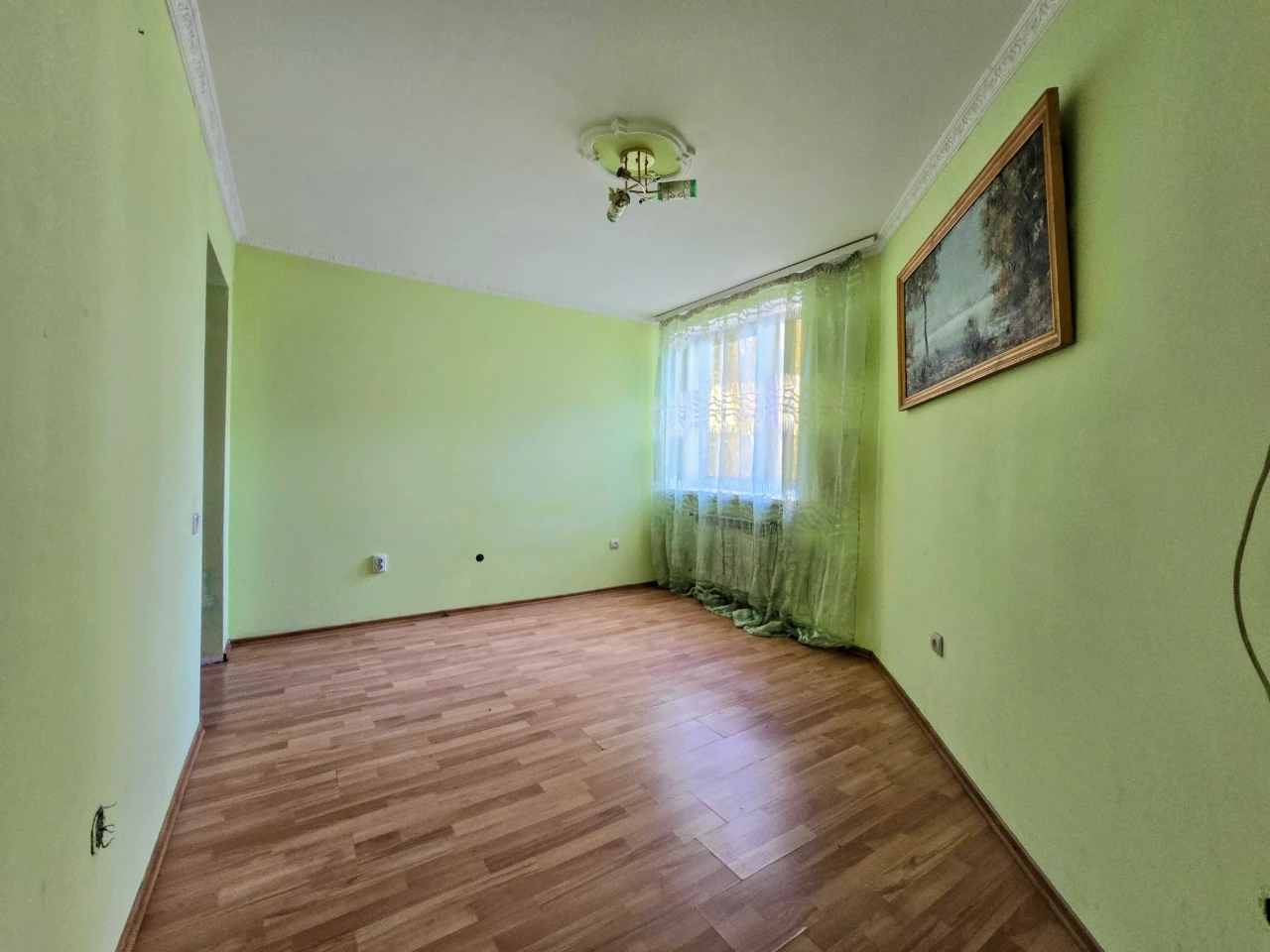 Продається 3-кімнатна квартира в НОВІЙ БУДОВІ на вулиці ГОЛОВНІЙ | район