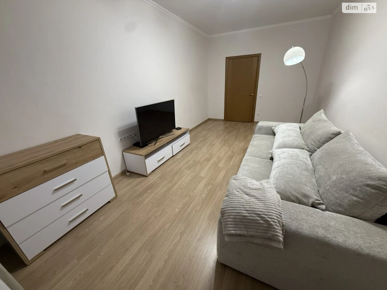 Long-Term Rental Apartment Solomyansky