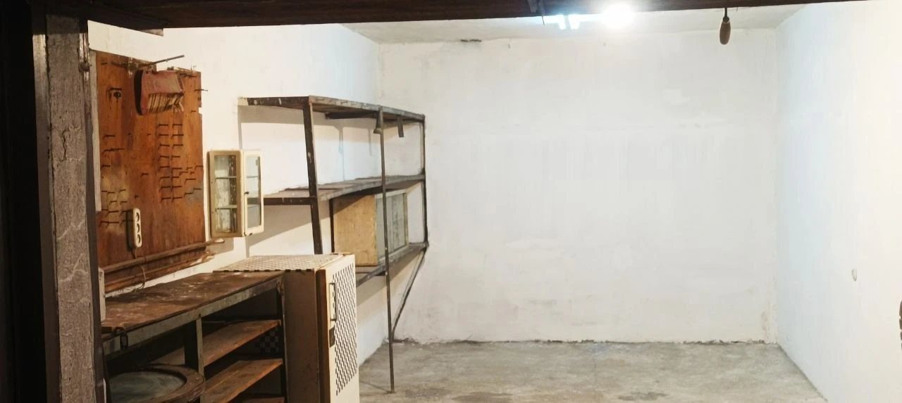 Garage for sale from owner