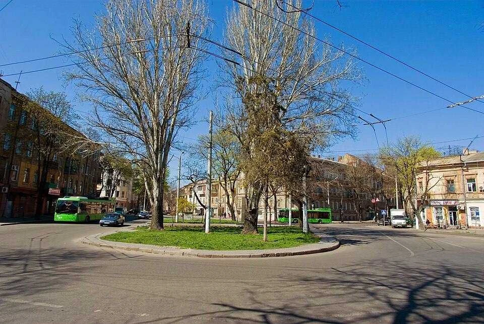 Центр, 1 комн. квартира на площади Льва Толстого/Асташкина у