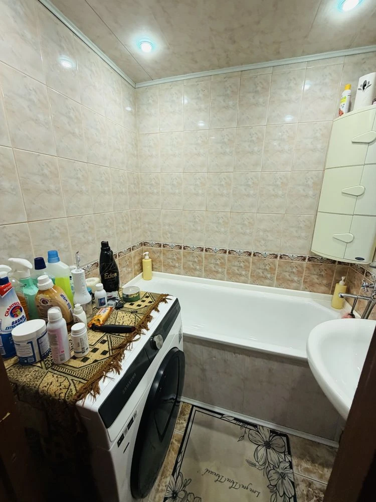 Продается 4 ком квартира в Осипенковском р-не по улице Руста