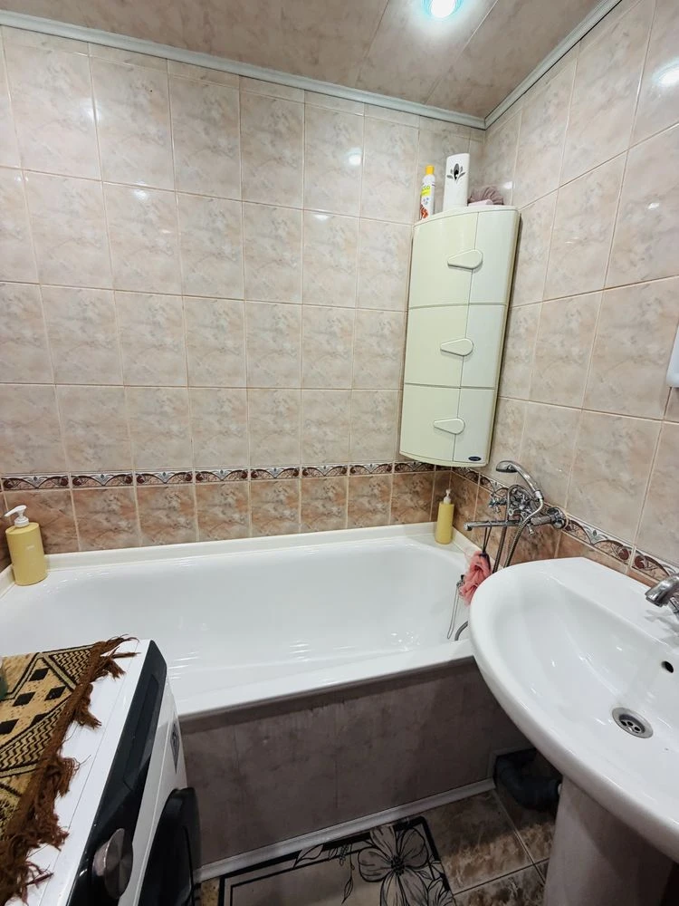 Продается 4 ком квартира в Осипенковском р-не по улице Руста