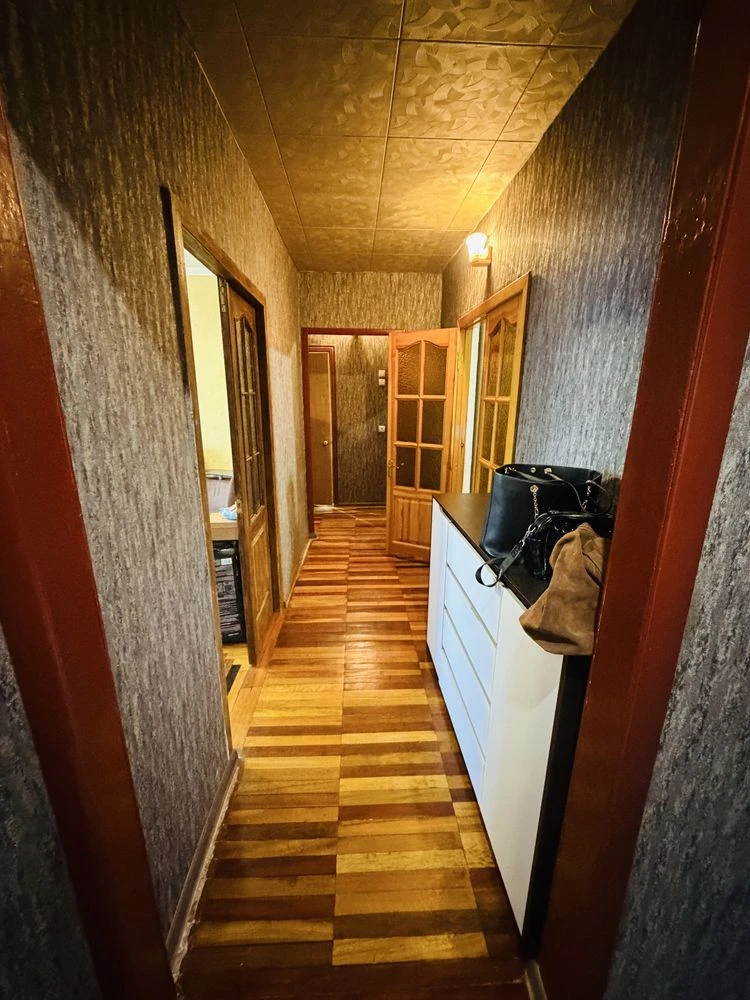 Продается 4 ком квартира в Осипенковском р-не по улице Руста