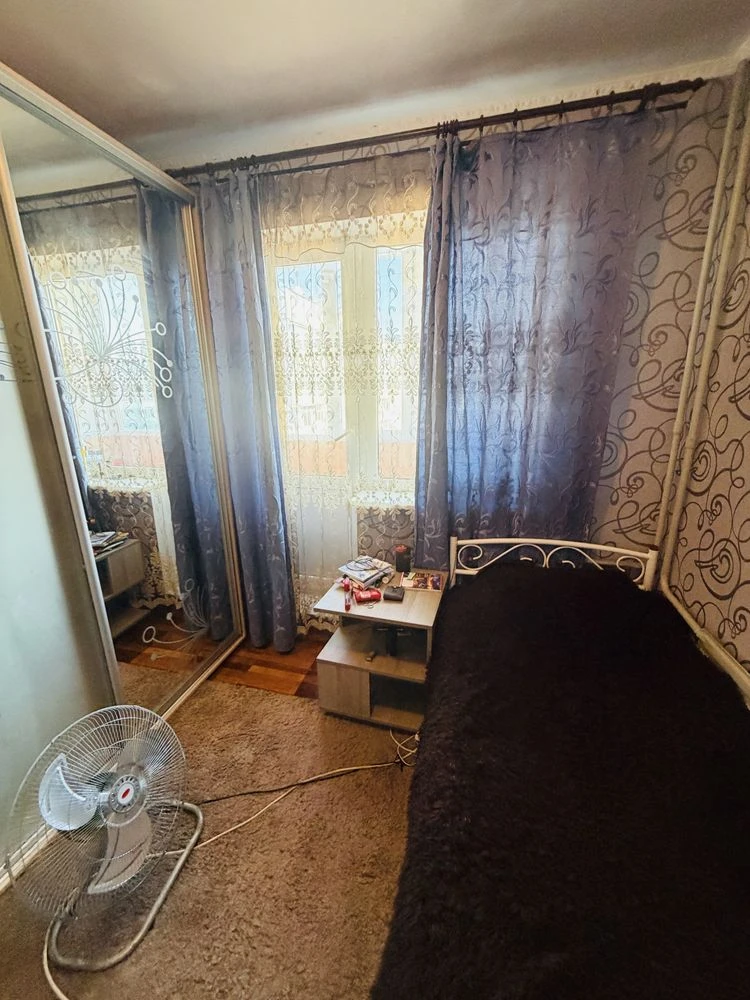 Продается 4 ком квартира в Осипенковском р-не по улице Руста