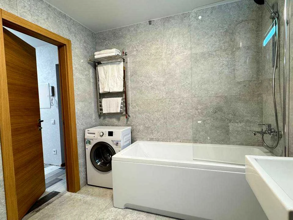 Apartment. Strategichne shose, Kyiv