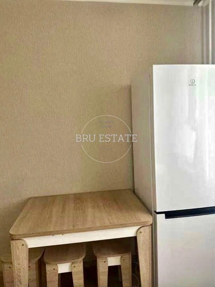 Продаж. 2к квартириПозняки Харківська Вирлиця середній повер