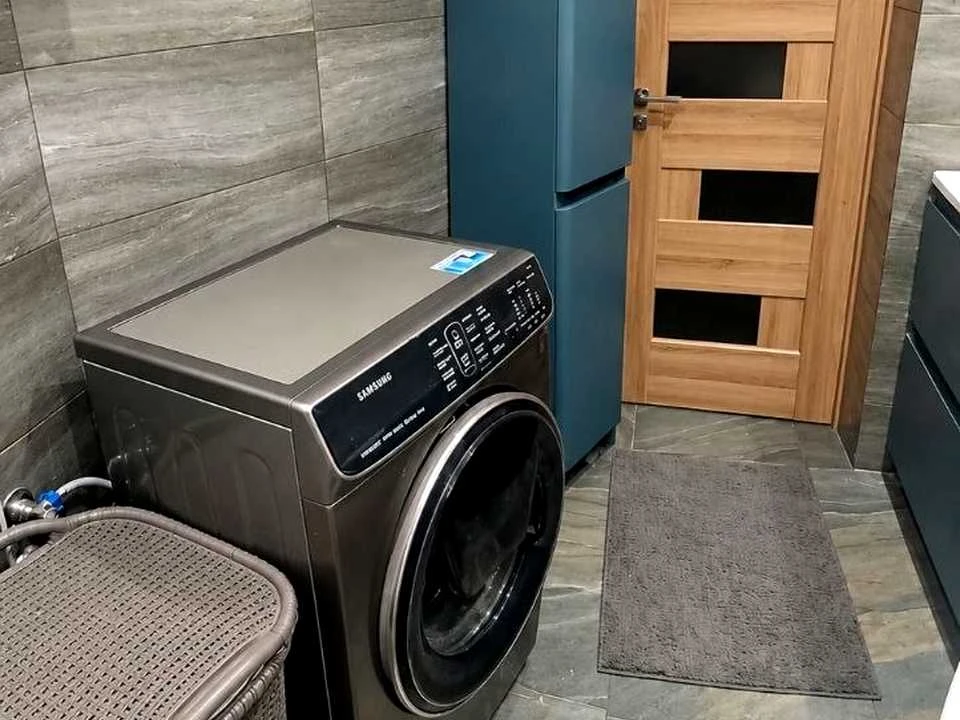 Apartment. Dnipro, Naberezhna Pereomohy st.