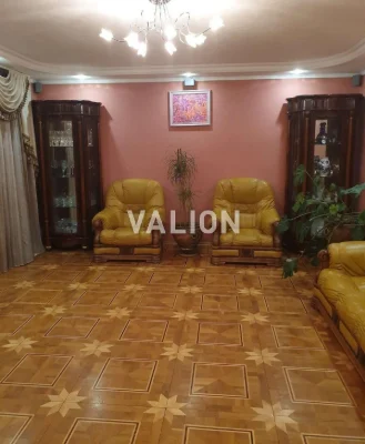 Sale of a 5-room apartment at Dragamanova st. 17