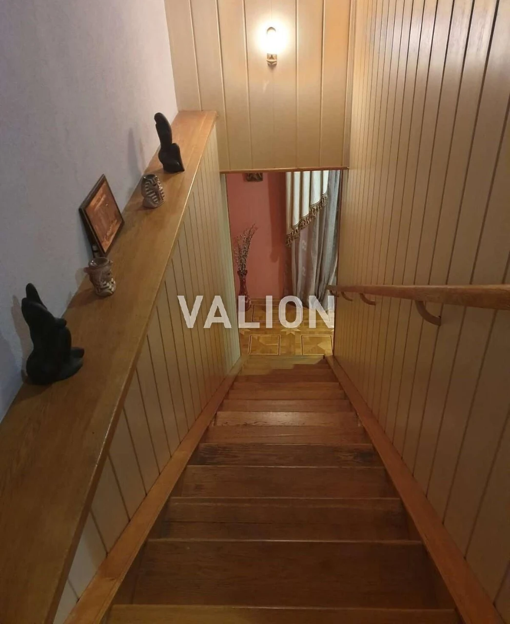 Sale of a 5-room apartment at Dragamanova st. 17