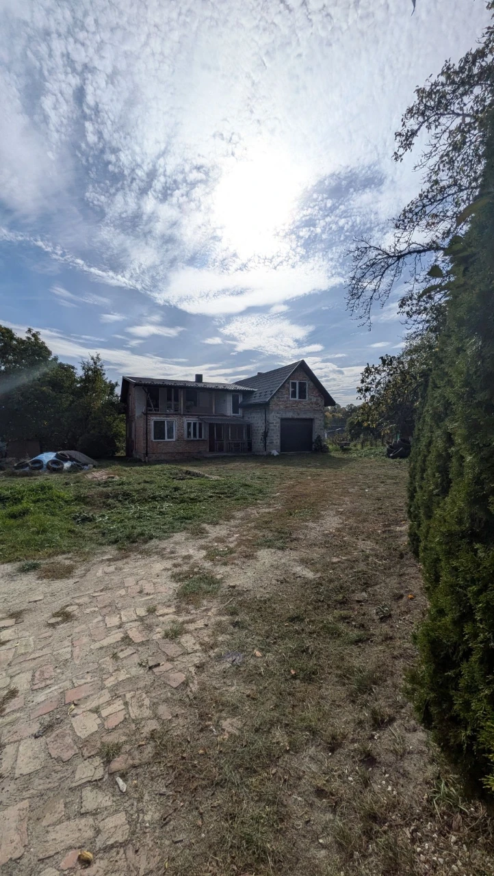 Продається будинок, Львів, вулиця Розточча + 15 сот землі
