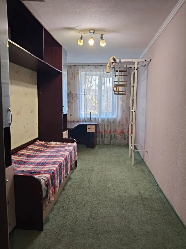 Продається 3-кімнатна квартира