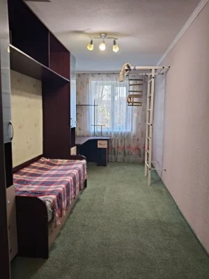 Продається 3-кімнатна квартира