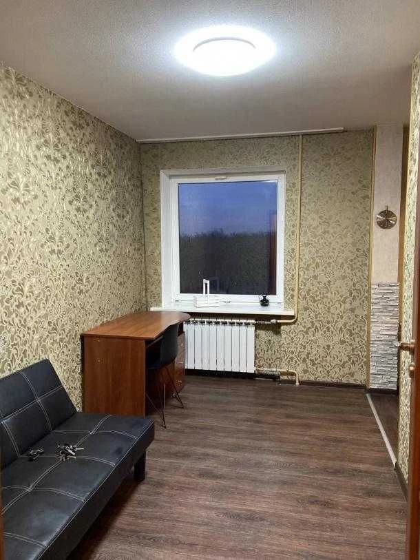 Продам 2 к кв Залютино