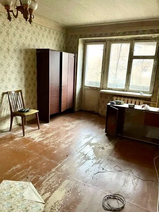 Apartment for renovation, 1 room, Sport Palace, Ribalka (89642)