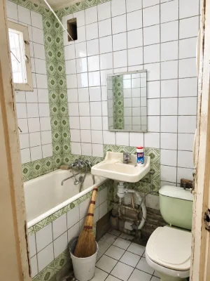 Apartment for renovation, 1 room, Sport Palace, Ribalka (89642)