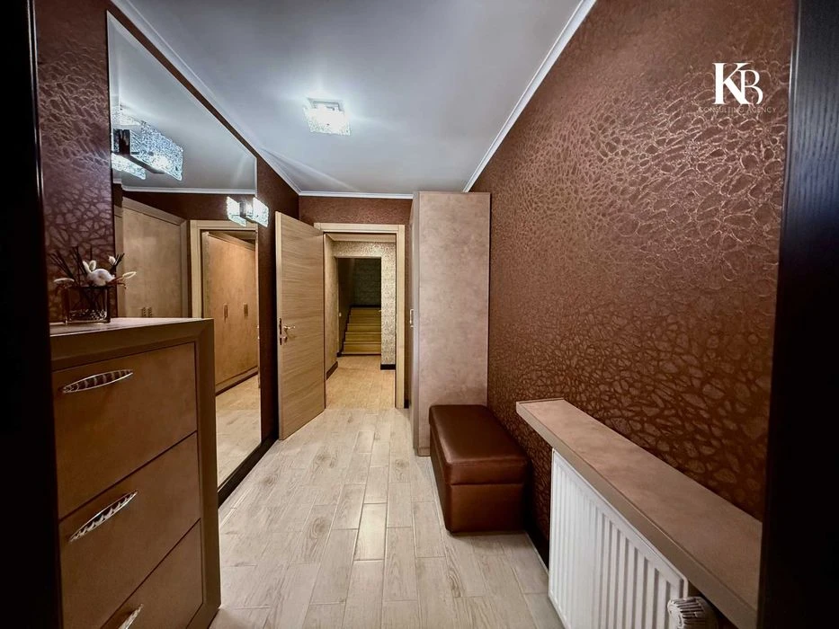 Продажа 2-уровневой квартиры, 2 паркоместа входят в стоимость