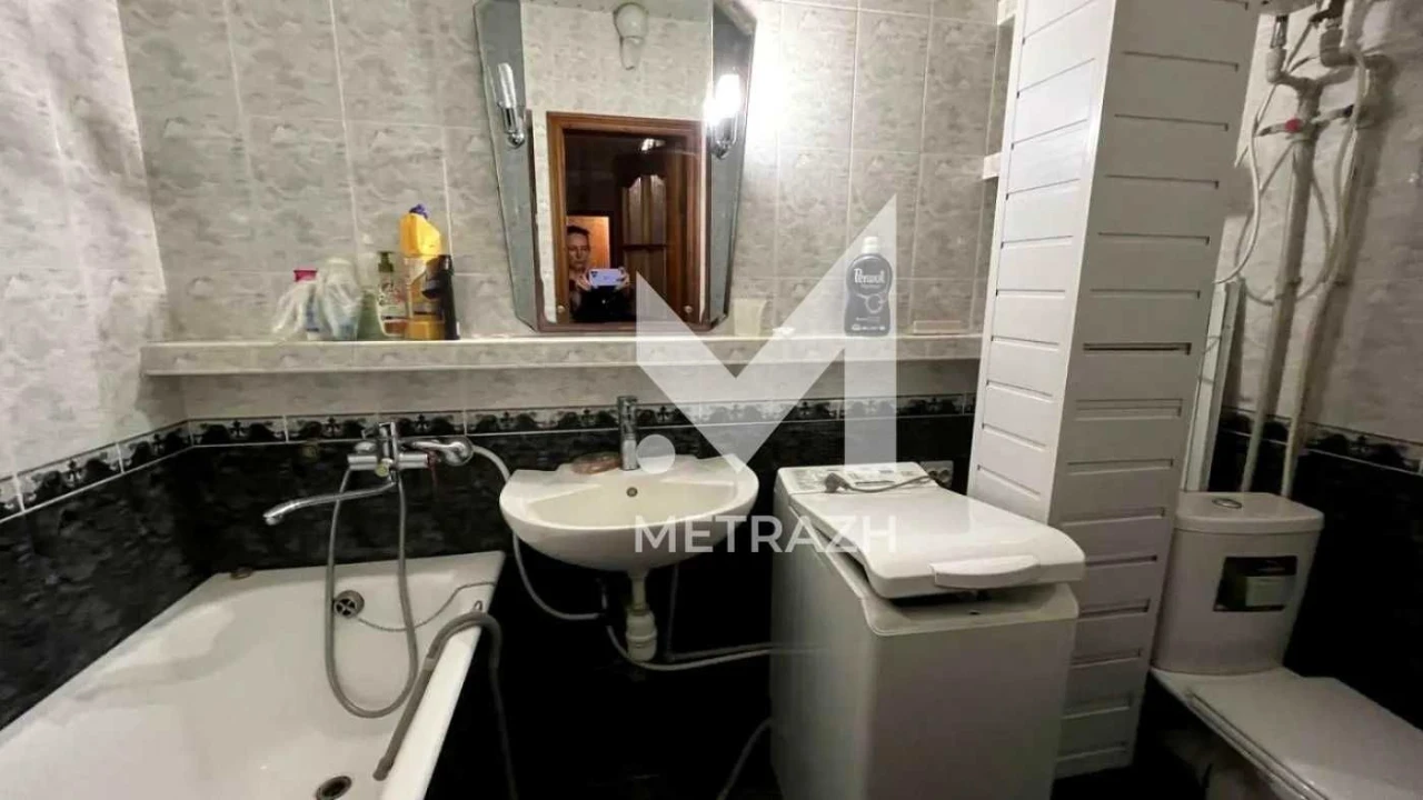 93036 Продам 2-к квартиру возле метро Наукова, Павлове Поле,