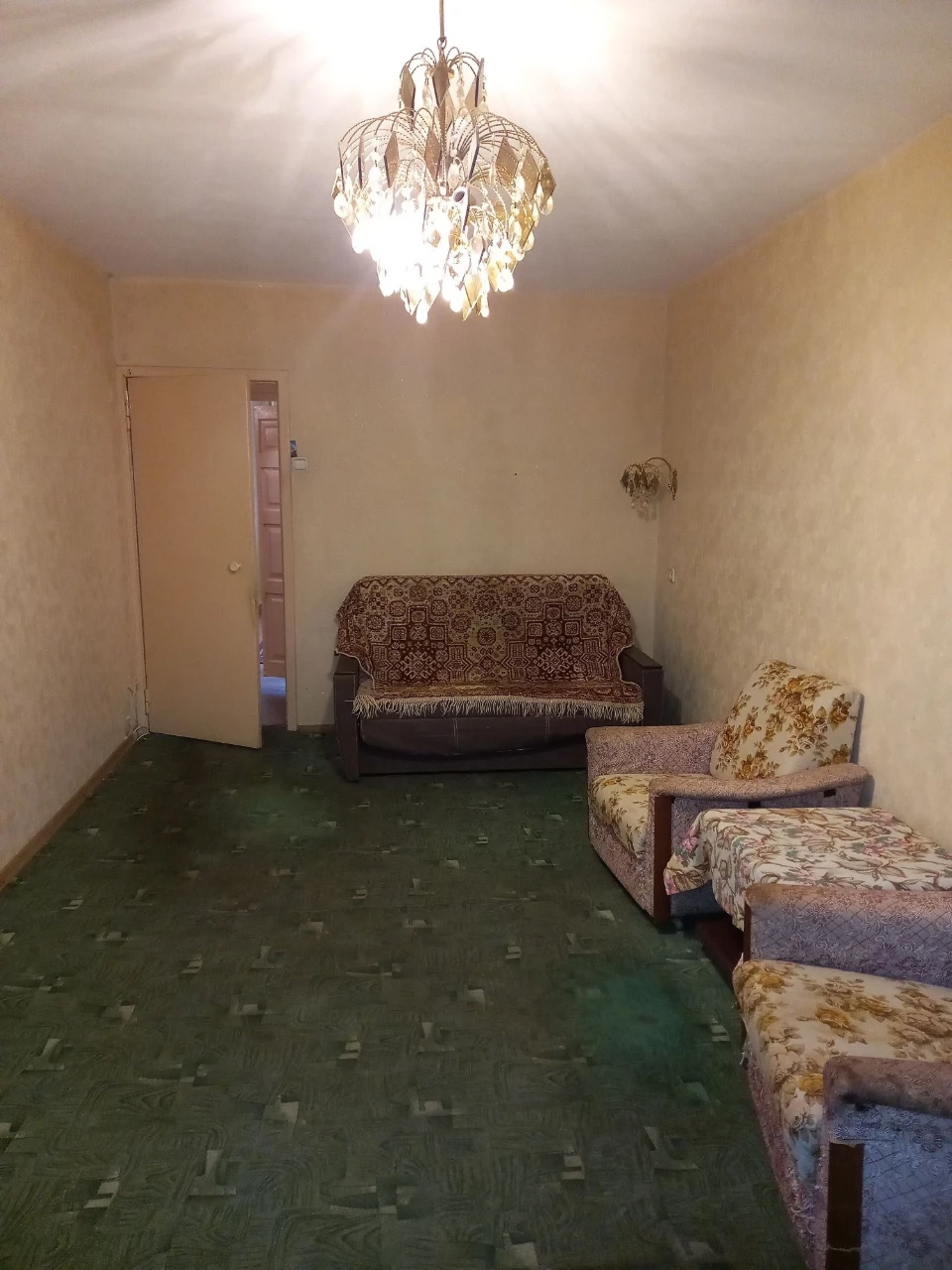 Продається 2-кімнатна квартира, проспект Тракторобудівників 107а.