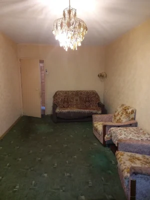 Продається 2-кімнатна квартира, проспект Тракторобудівників 107а.