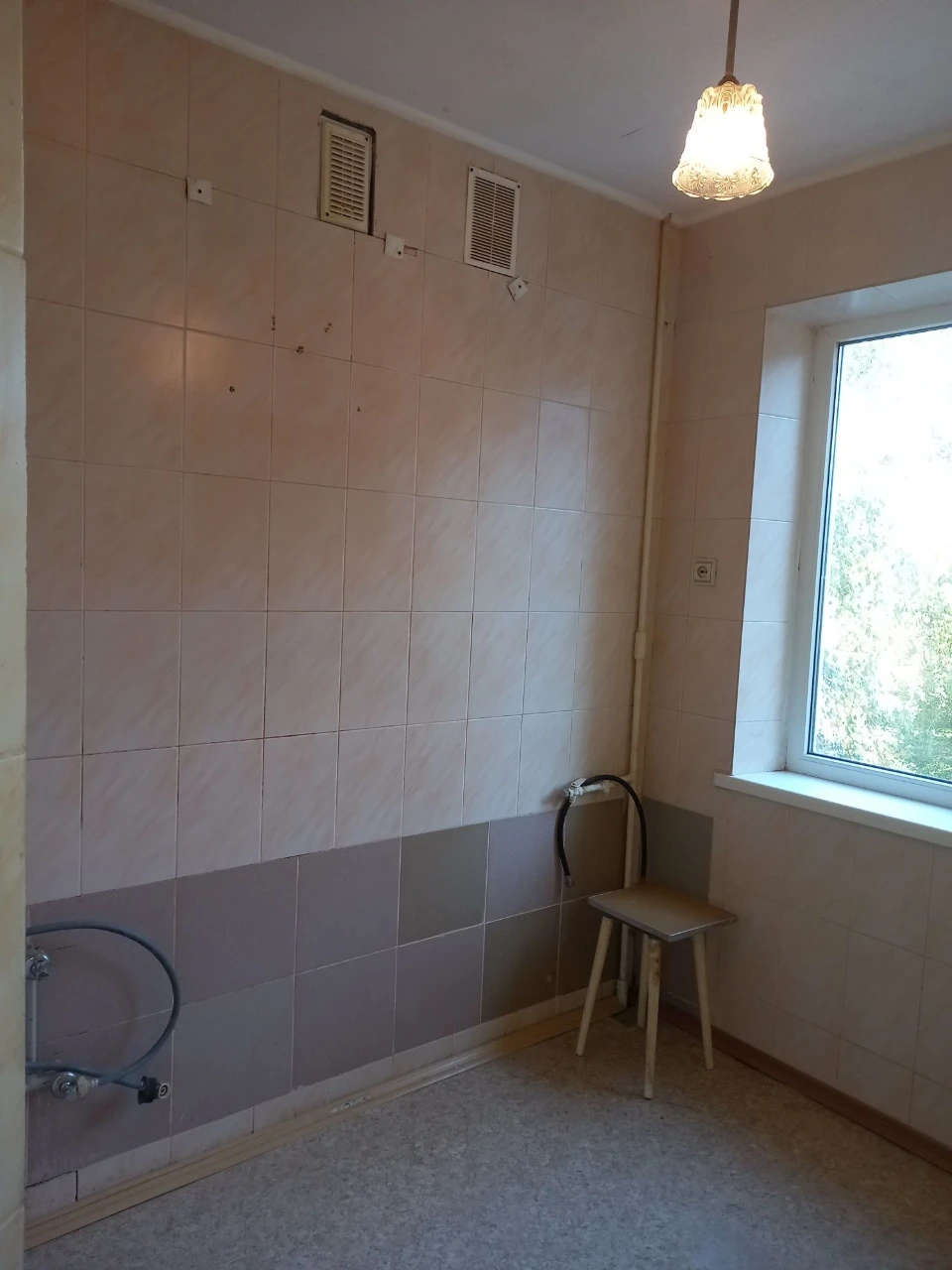 Продається 2-кімнатна квартира, проспект Тракторобудівників 107а.