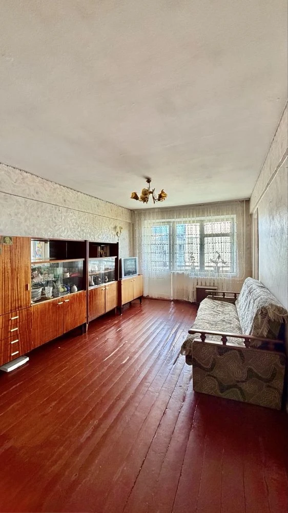 3 room apartment, great location, middle floor