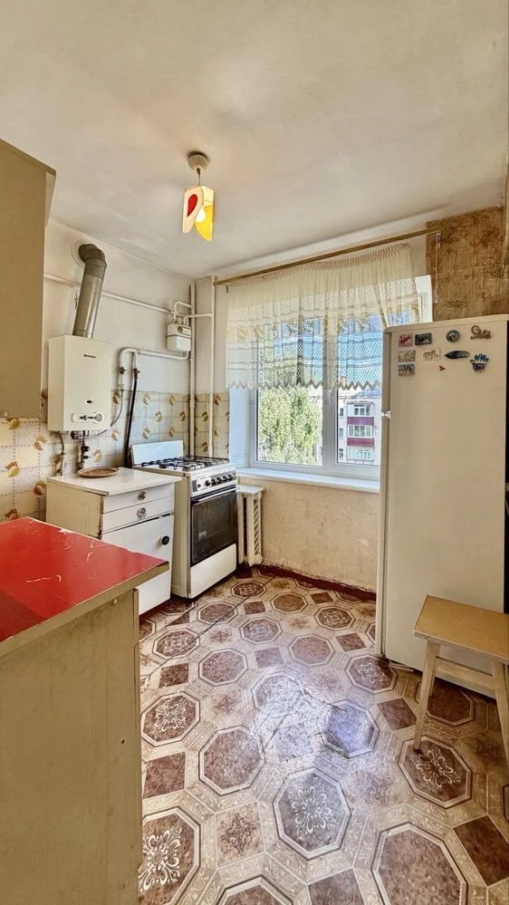 3 room apartment, great location, middle floor