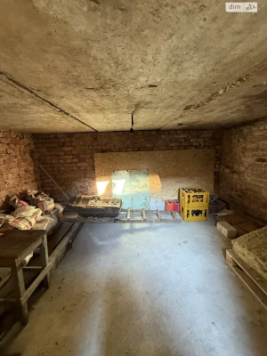 For Sale: Individual Garage, Exhibition
