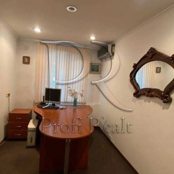 Продажа: Трехкомнатная квартира 52 м², Берестейский, 79