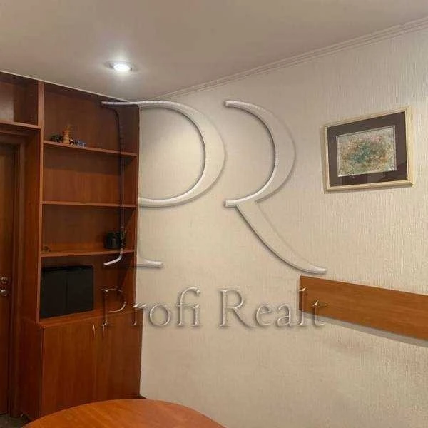 Продажа: Трехкомнатная квартира 52 м², Берестейский, 79