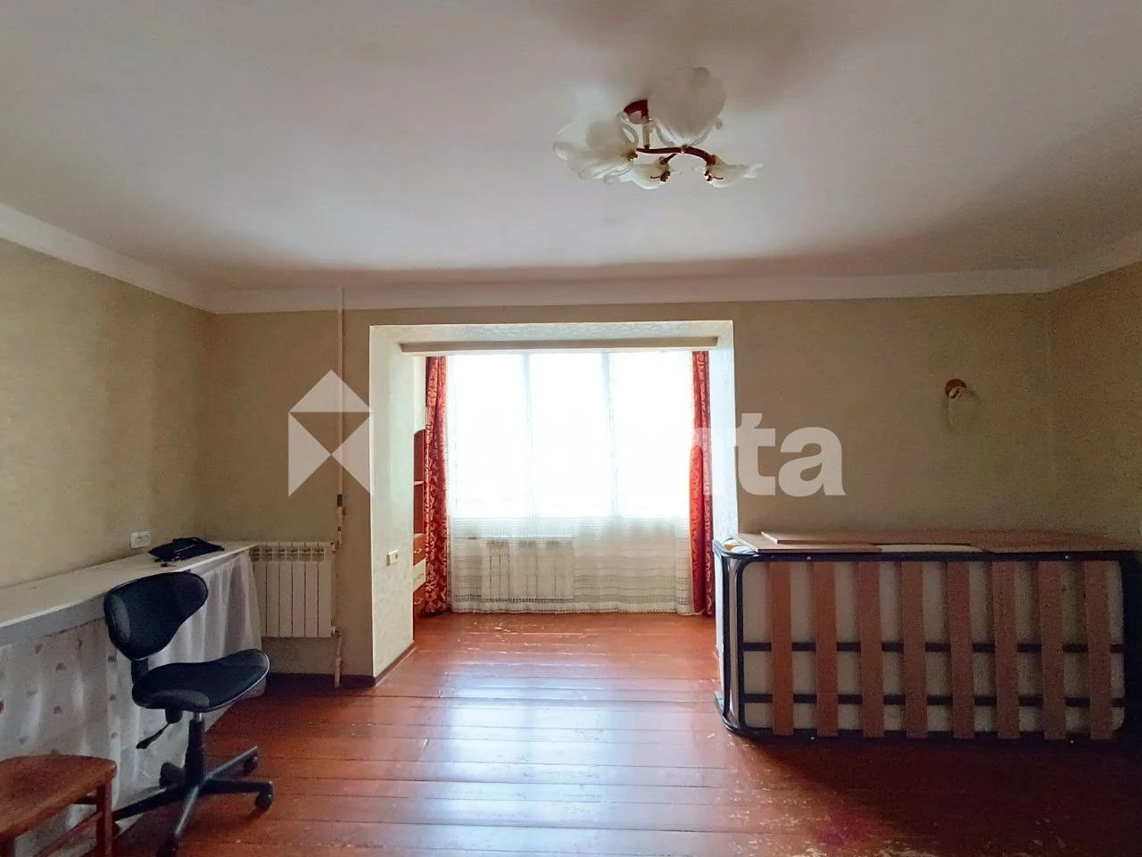 Продається 3-кімнатна квартира на вул. Руська