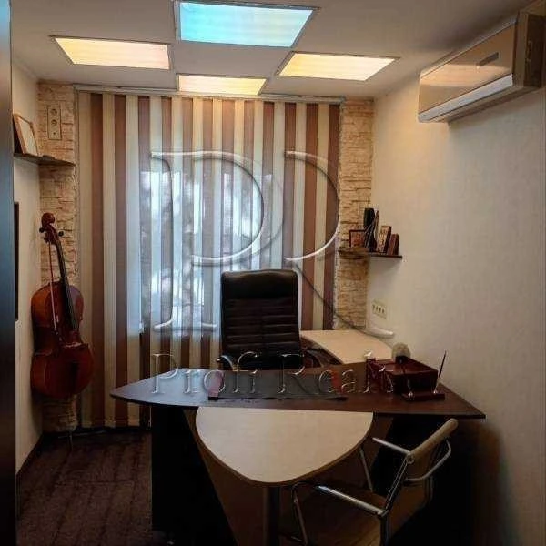 Продажа: Трехкомнатная квартира 52 м², Берестейский, 79